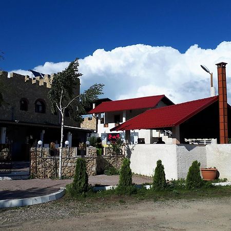 Royal Castle Hotel Pascani Exterior photo